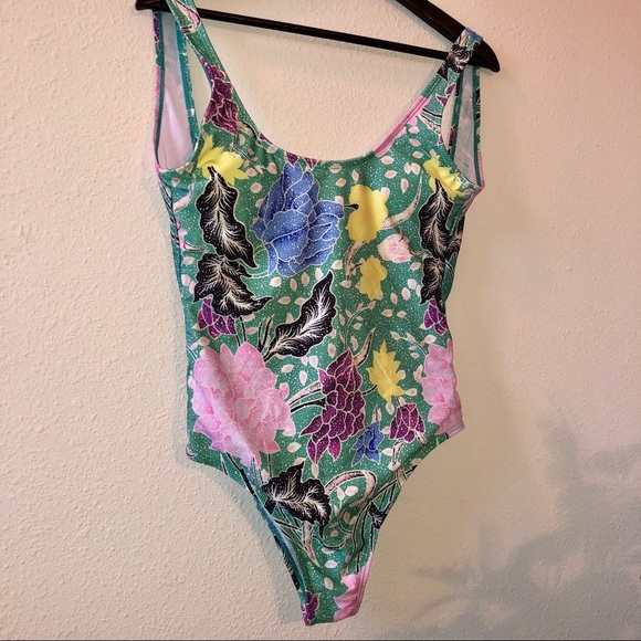 Vintage Other - Vintage Style Floral One-piece Swimsuit